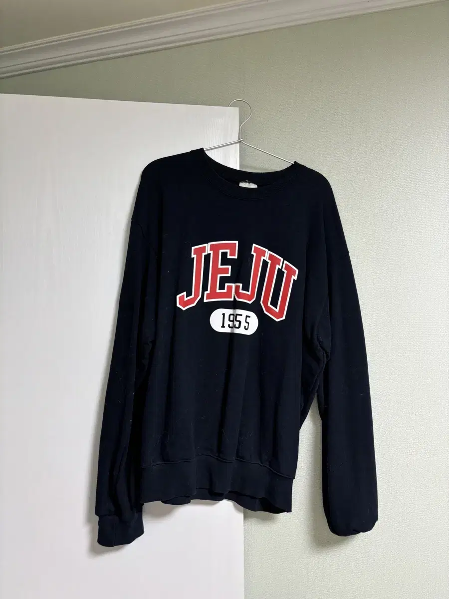 【 PROJECT】Classic JEJU 1955 Sweatshirt Classic JEJU 1955 Sweatshirt - Navy - ISLAND PROJECT